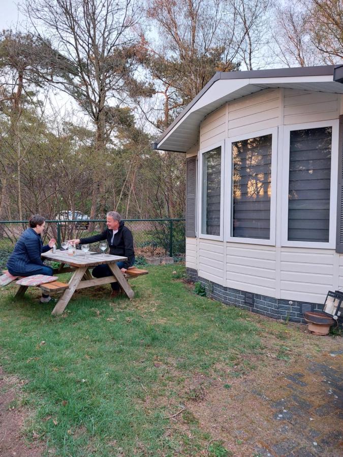 Ruim En Gezellig Chalet Voor 2 Personen Op De Veluwe Recreatiepark De Oude Driest Путен Екстериор снимка